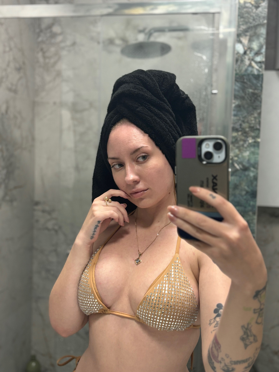 Nude girl KateV in Qiqihar