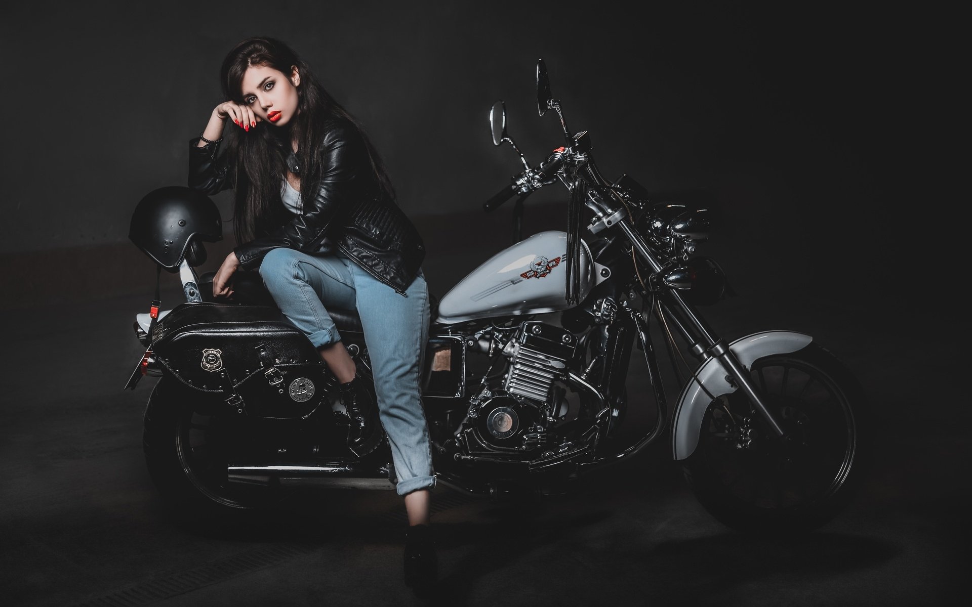 Biker girls: style and drive in Qiqihar