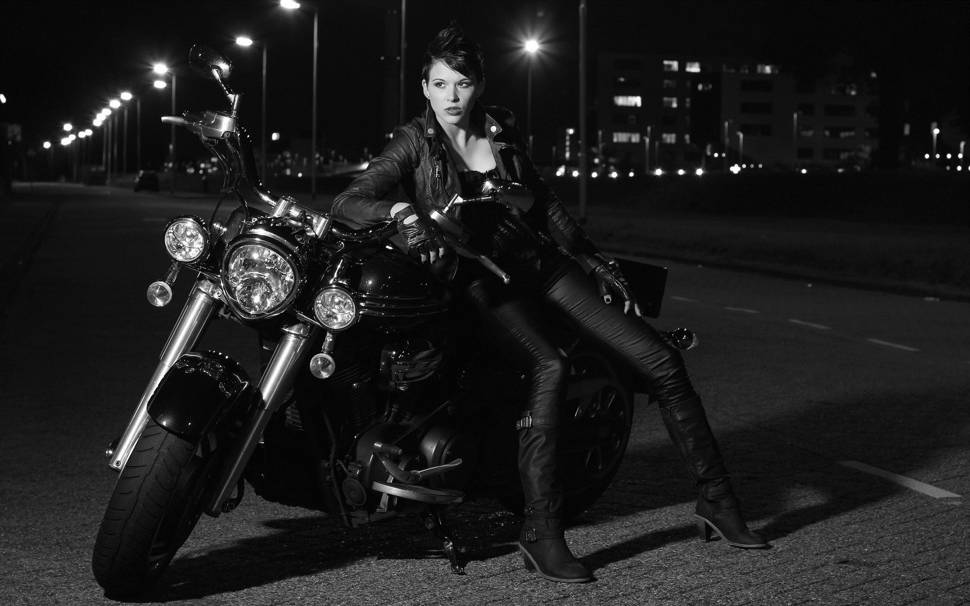 Photo Beautiful girls and motorcycles in Qiqihar