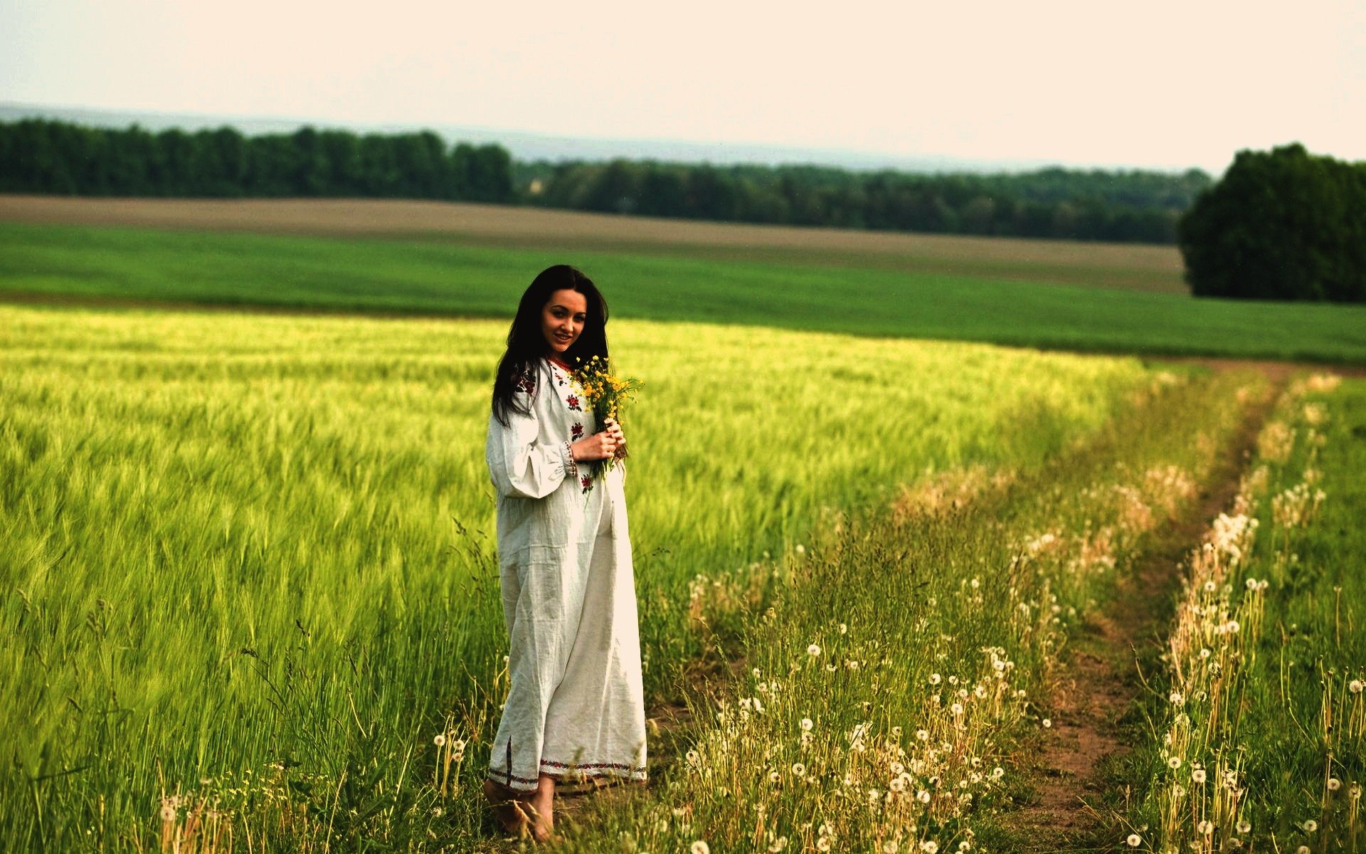 Women in Slavic costumes in Qiqihar