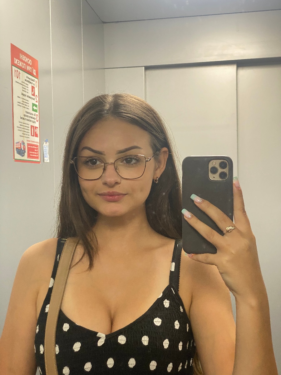 Sexy model Stacy in Qiqihar